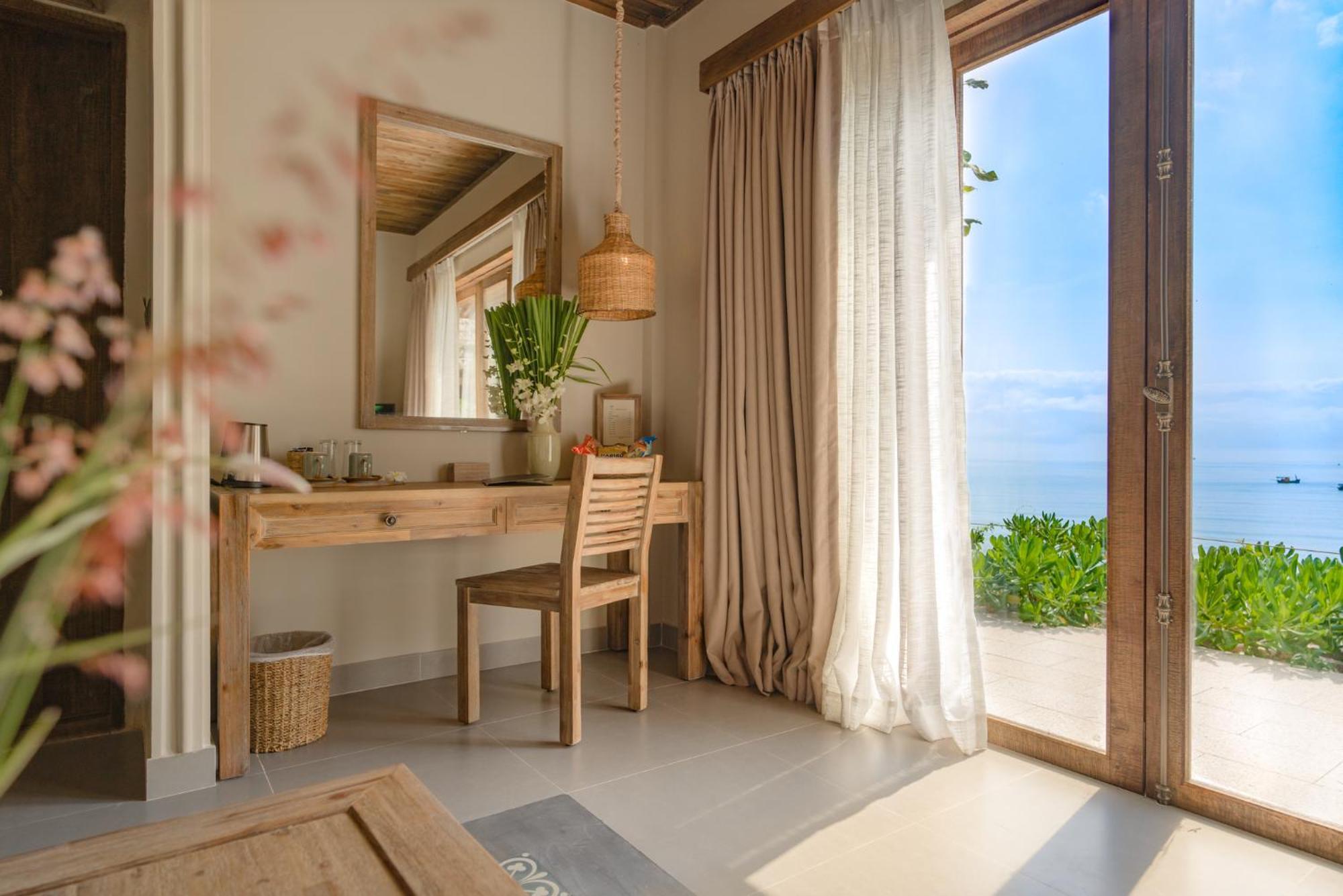 Crown Retreat Quy Nhon Resort Exterior photo