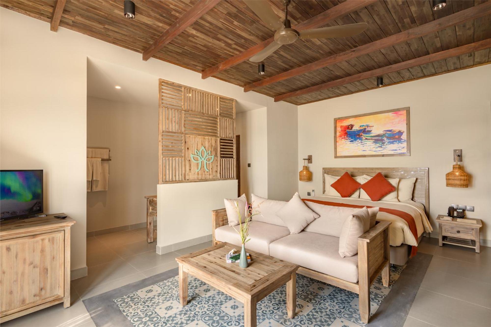Crown Retreat Quy Nhon Resort Exterior photo
