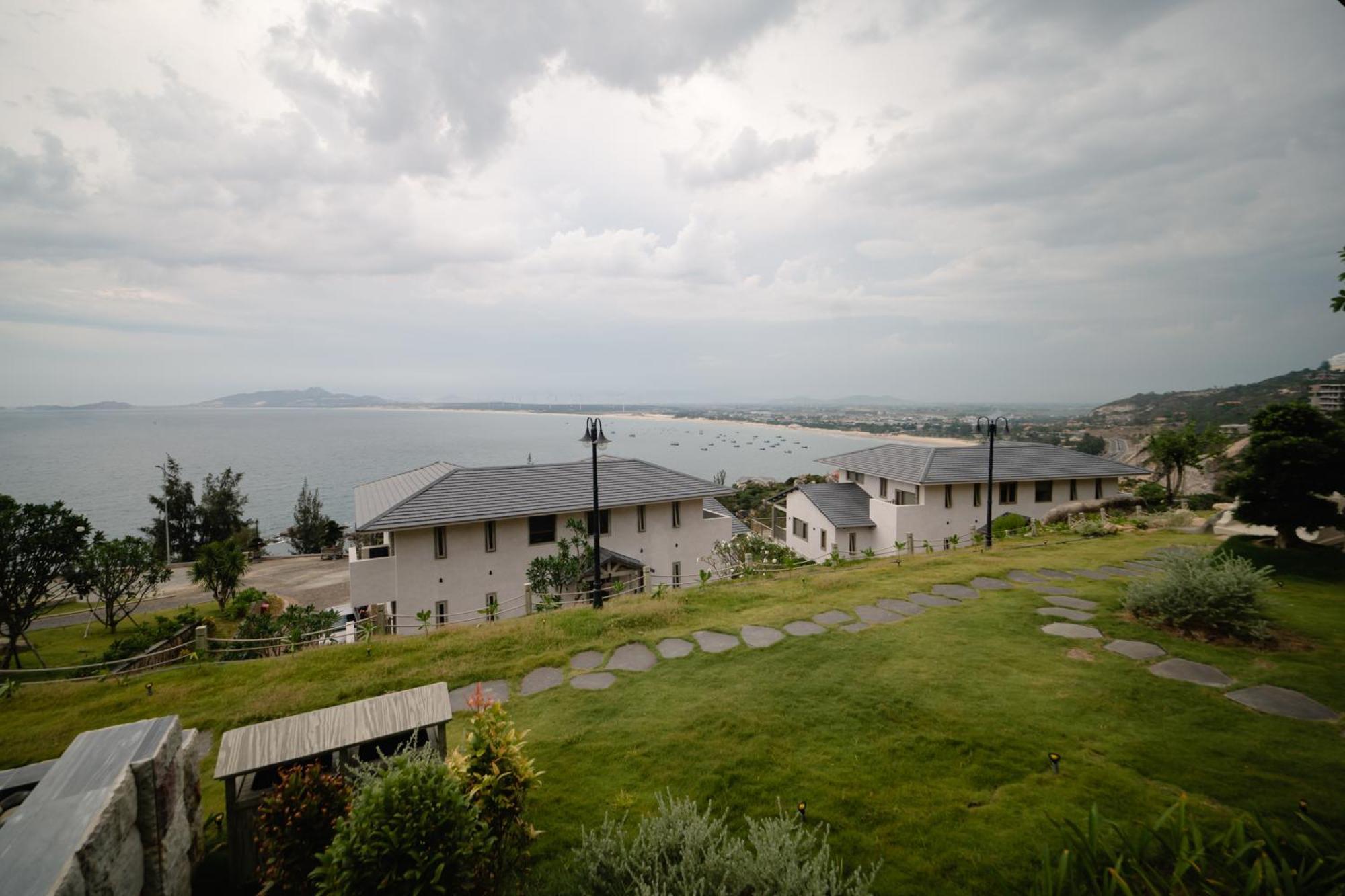 Crown Retreat Quy Nhon Resort Exterior photo